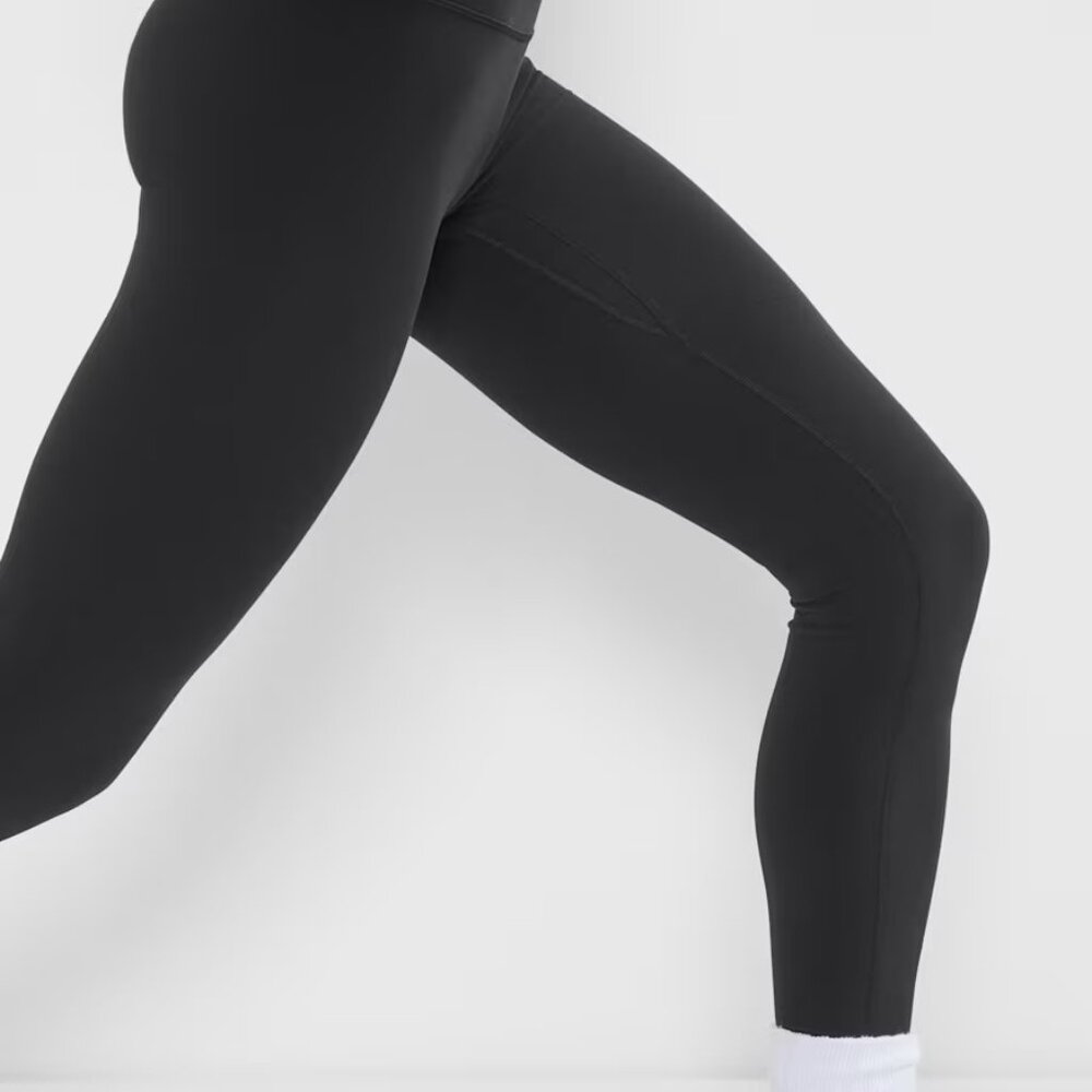 ARITZIA Golden BUTTER Cheeky Infinite Hi-Rise 26" Legging (BLACK, SIZE 6)